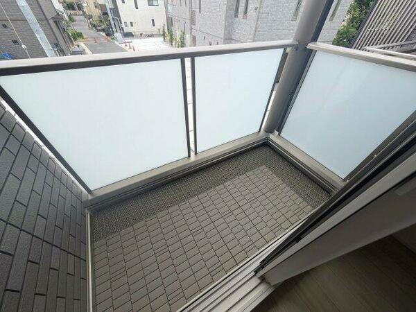 detached 東京都狛江市駒井町２丁目

地図を見る