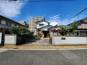 山口県下関市長府松小田本町