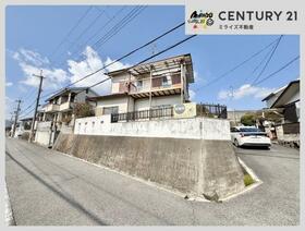 奈良県大和高田市大字築山