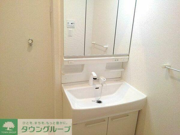 apartment 埼玉県三郷市彦野１丁目
地図を見る