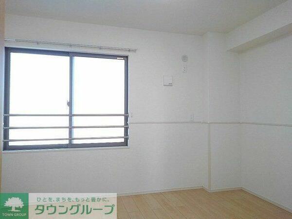 apartment 埼玉県三郷市彦野１丁目
地図を見る