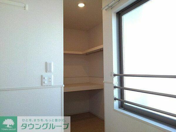 apartment 埼玉県三郷市彦野１丁目
地図を見る