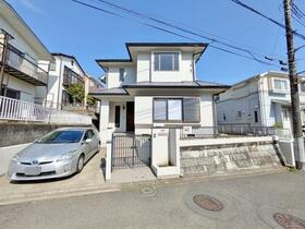 神奈川県横浜市金沢区富岡西３丁目