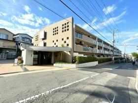 エステヴィラ横浜上永谷センターコリーナ