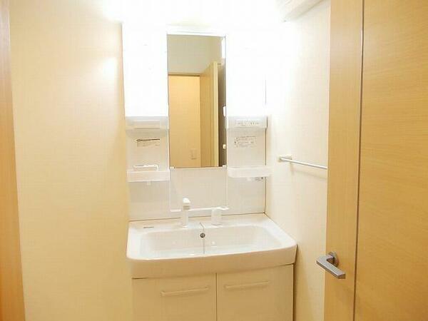 apartment 茨城県水戸市元吉田町１３１６－６ フォーライフヴィラ水戸１階