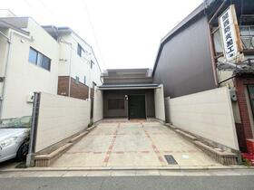 京都府京都市中京区猪熊通蛸薬師下る下瓦町