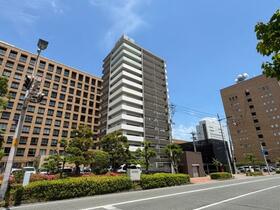 アルファステイツ県庁前