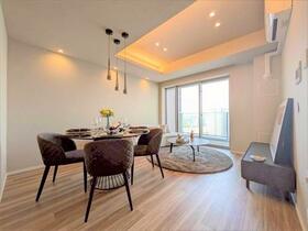 ＨＡＲＵＭＩ　ＦＬＡＧ　ＳＵＮ　ＶＩＬＬＡＧＥ