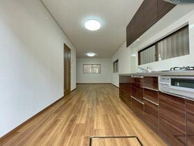 大阪府八尾市南本町７丁目