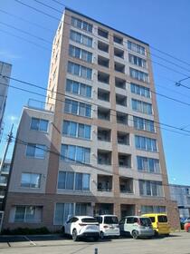 ゼファー静修学園前