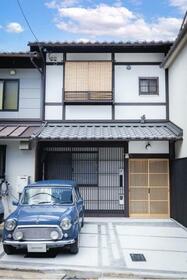 京都府京都市左京区吉田中大路町