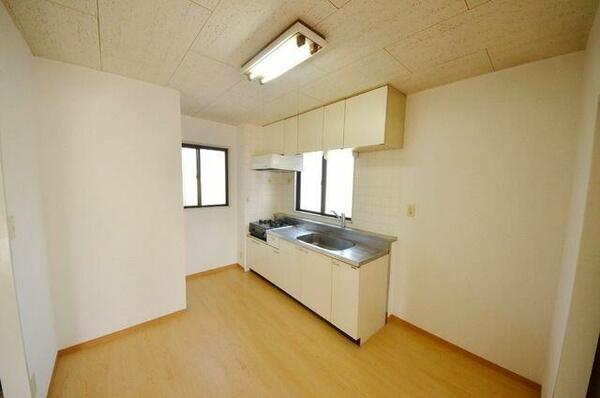 apartment 埼玉県上尾市五番町
地図を見る