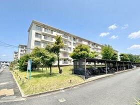八潮伊草団地８号棟
