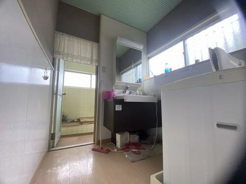 detached 徳島県小松島市南小松島町