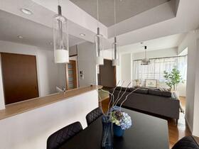 ローレルスクエア登美ヶ丘第１期６番館