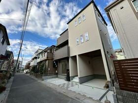 埼玉県草加市両新田西町