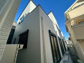 神奈川県横浜市神奈川区六角橋４丁目