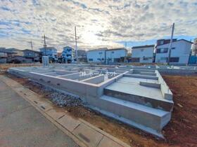 埼玉県三郷市戸ケ崎５丁目