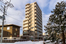 エバ・メゾン豊平館前