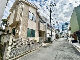 東京都新宿区南榎町