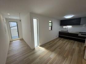 東京都世田谷区深沢３丁目