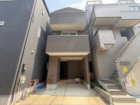 東京都足立区西新井本町３丁目