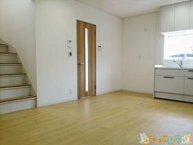 東京都八王子市元八王子町３丁目