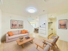 東京都三鷹市深大寺１丁目