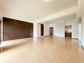 シャトレ—西尾