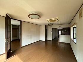 石川県小松市月美丘