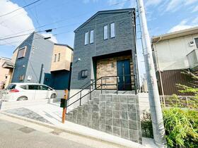 神奈川県横浜市金沢区六浦南１丁目