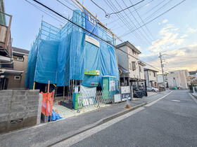 神奈川県横浜市金沢区寺前１丁目