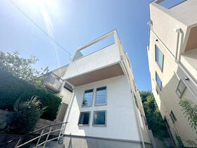 神奈川県鎌倉市七里ガ浜２丁目