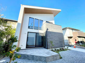 神奈川県平塚市八重咲町