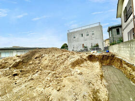 神奈川県鎌倉市腰越１丁目