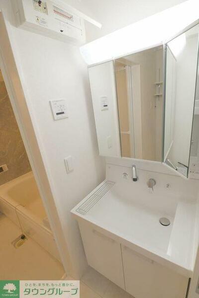 apartment 埼玉県三郷市幸房
地図を見る