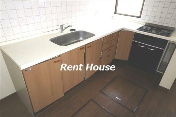 detached 東京都渋谷区幡ヶ谷２丁目

地図を見る