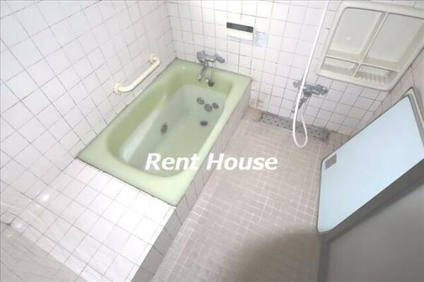 detached 東京都渋谷区幡ヶ谷２丁目

地図を見る