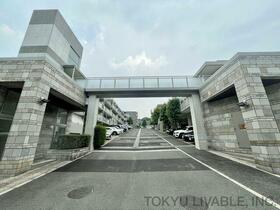 ローレルスクエア豊中緑丘六番館