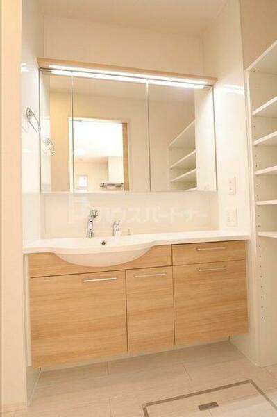 apartment 埼玉県八潮市大字南川崎
地図を見る