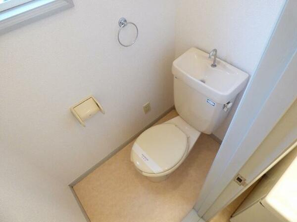 detached 東京都府中市日新町２丁目

地図を見る