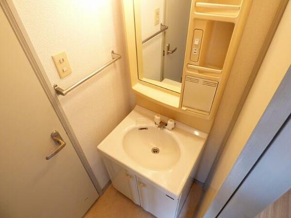 detached 東京都府中市日新町２丁目

地図を見る