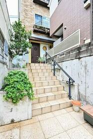 東京都目黒区中目黒５丁目