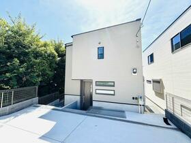 兵庫県三田市屋敷町