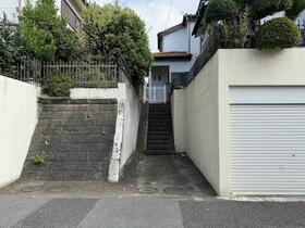 神奈川県横浜市金沢区六浦3丁目