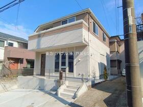 神奈川県横浜市泉区白百合１丁目