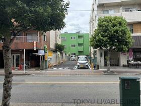 東京都三鷹市下連雀４丁目