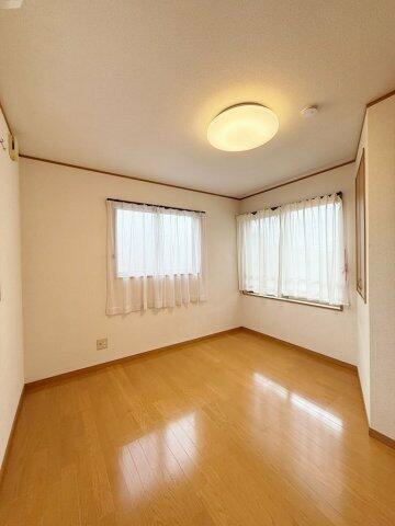 detached 東京都練馬区上石神井南町

地図を見る