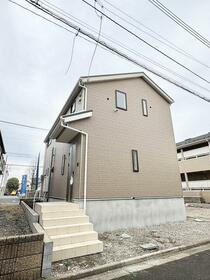 東京都三鷹市大沢１丁目