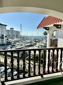 逗子マリーナ６号棟